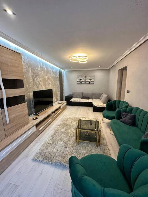 Stylish Apartment In Dambu Târgu-Mureş Eksteriør bilde